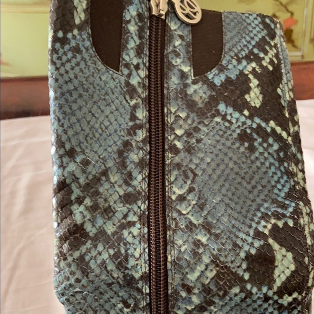 Boots - Picture 3 of 6